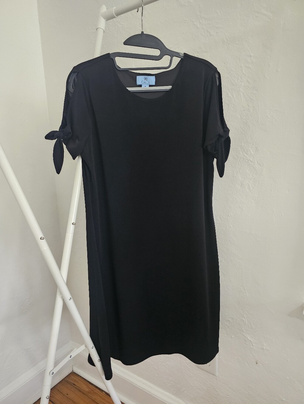 Cece Classic Black Tie-Sleeve Shift Dress